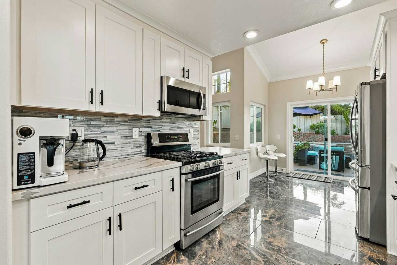 1659 Lisbon Place - Photo 7 of 26