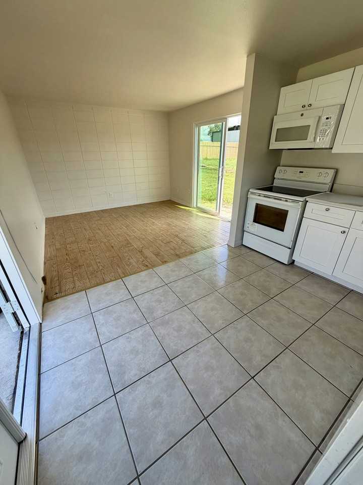 8134 Krag Dr, Unit 2 - Photo 3 of 9