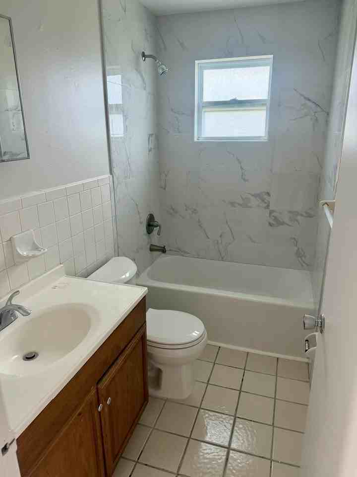 8134 Krag Dr, Unit 2 - Photo 7 of 9