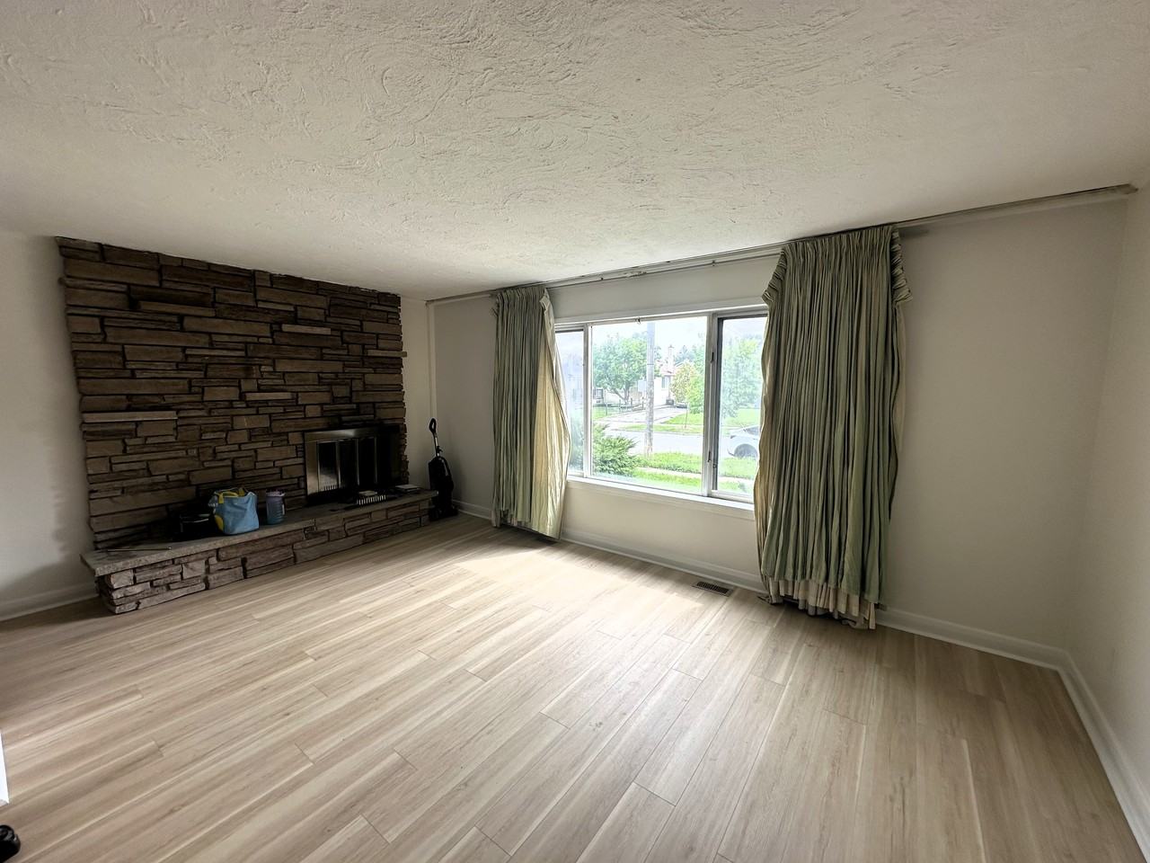 36 Hinton Road #MAIN - Photo 5 of 19