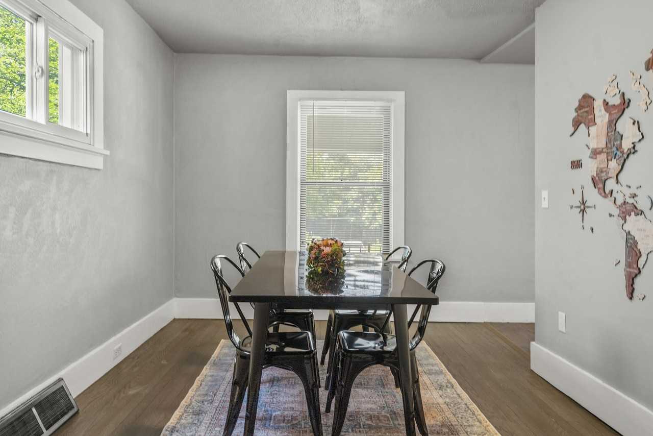 5218 Columbo Street - Photo 6 of 50