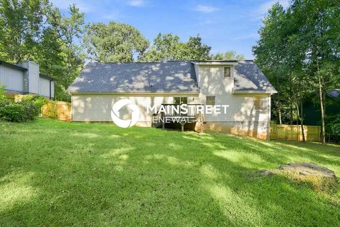 222 Bridgewood Dr Se - Photo 2 of 19