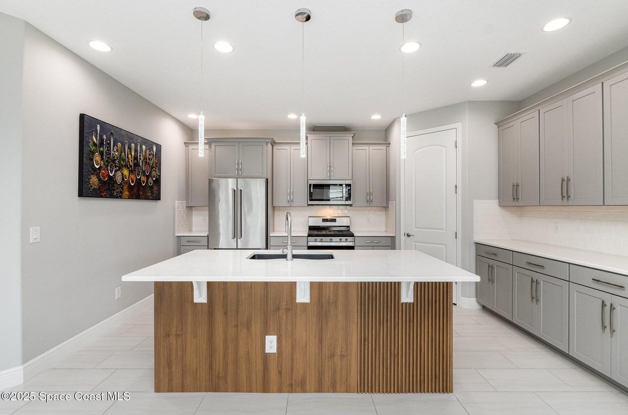 7940 Sedem Pl - Photo 2 of 45