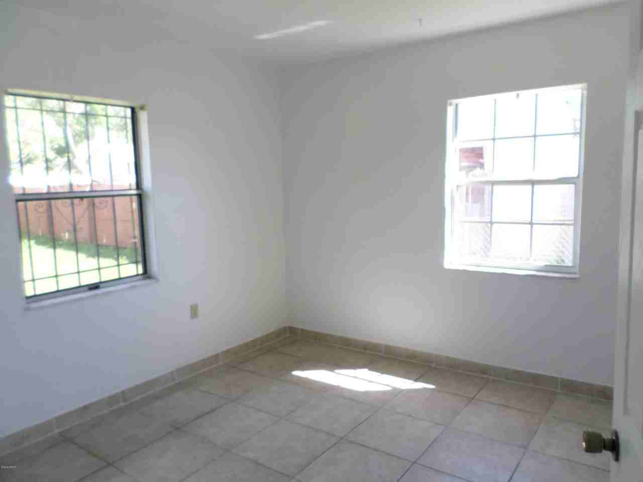 138 Cocoa Pl - Photo 3 of 7