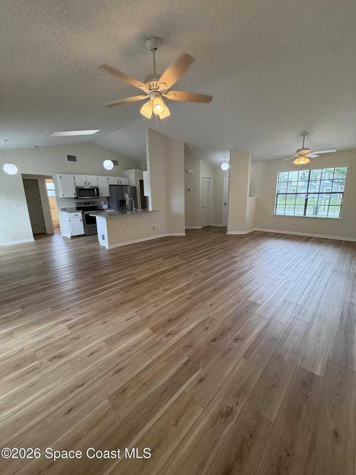 1460 Heartwellville St Nw - Photo 4 of 17