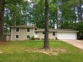 featured image of 1584 Greenwood Dr