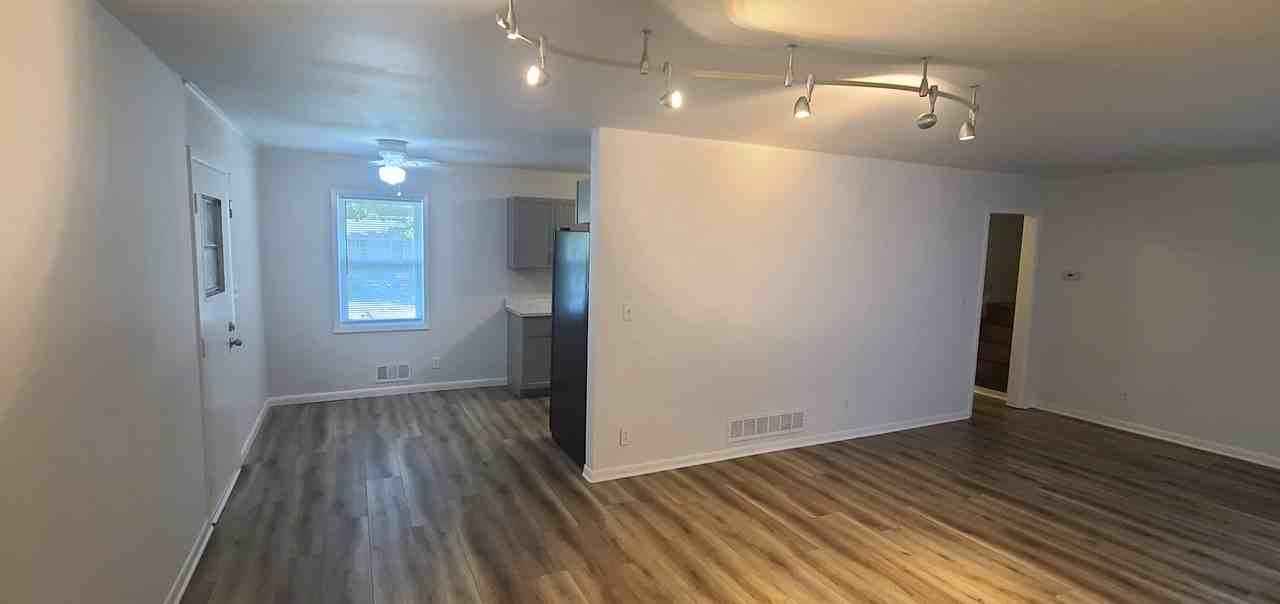 1584 Greenwood Drive Northwest - Photo 6 of 21