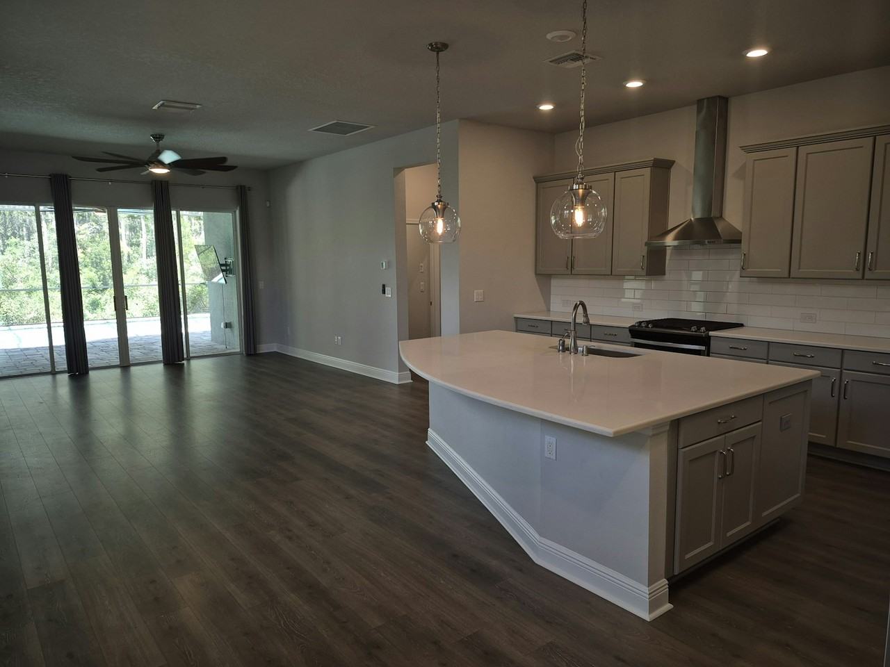 15079 Renaissance Avenue - Photo 3 of 31