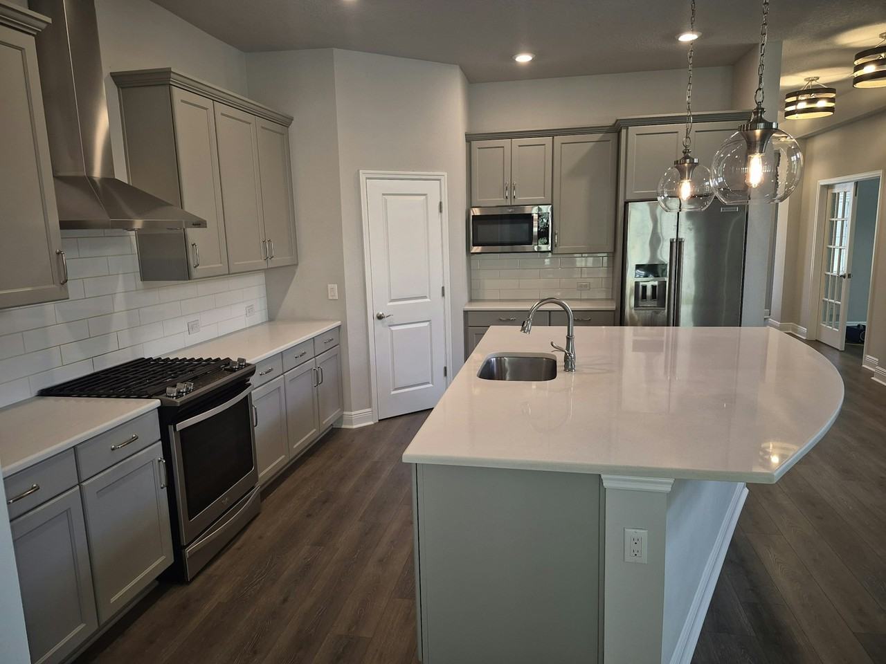 15079 Renaissance Avenue - Photo 5 of 31