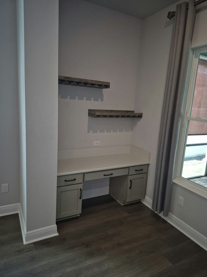 15079 Renaissance Avenue - Photo 7 of 31
