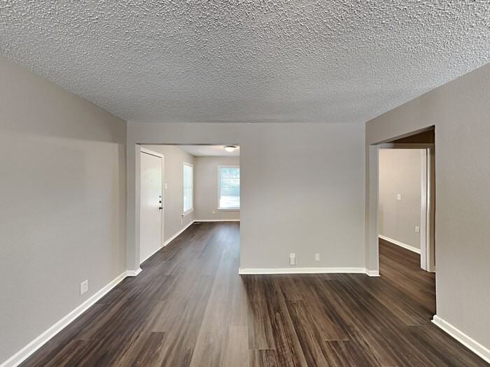 5201 Sabelle Ln - Photo 4 of 17