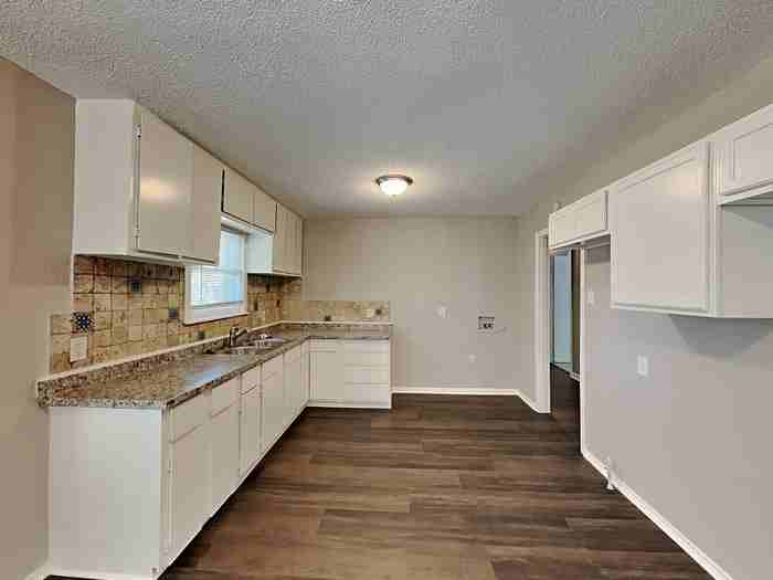 5201 Sabelle Ln - Photo 5 of 17