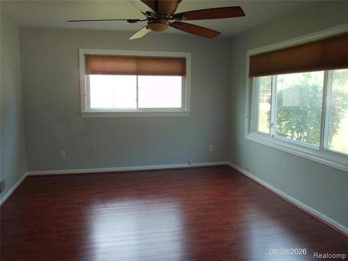 26445 Colgate St - Photo 3 of 19