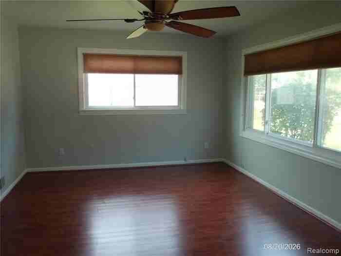 26445 Colgate St - Photo 4 of 19