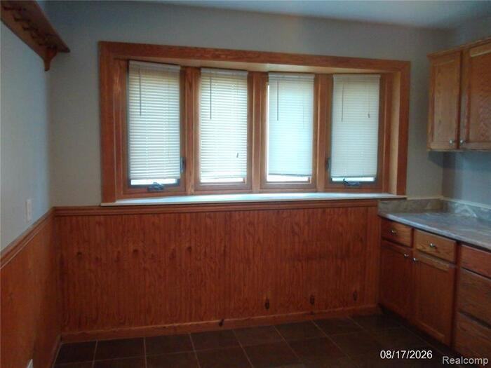 26445 Colgate St - Photo 6 of 19