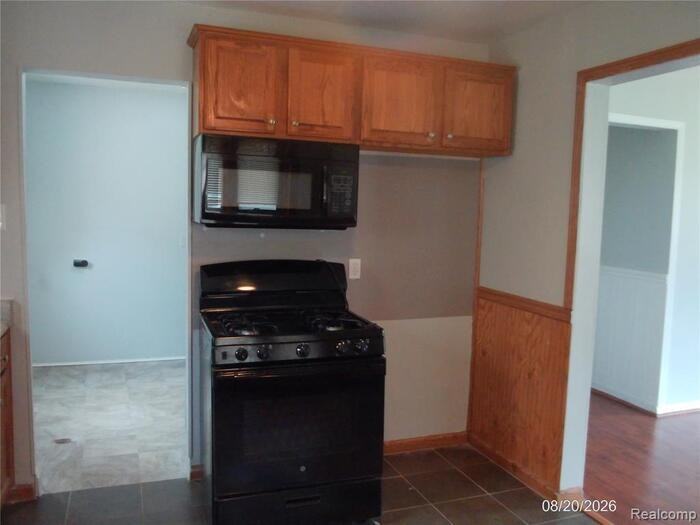 26445 Colgate St - Photo 7 of 19