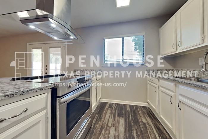 1026 Clark Trl - Photo 7 of 20