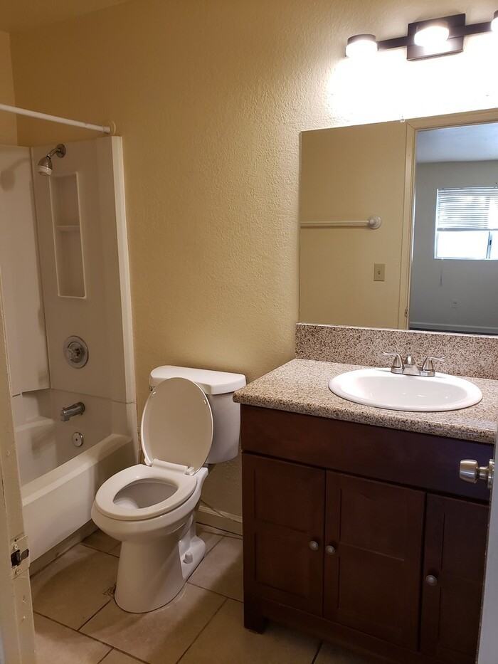 5315 Santa Margarita St #5 - Photo 4 of 9