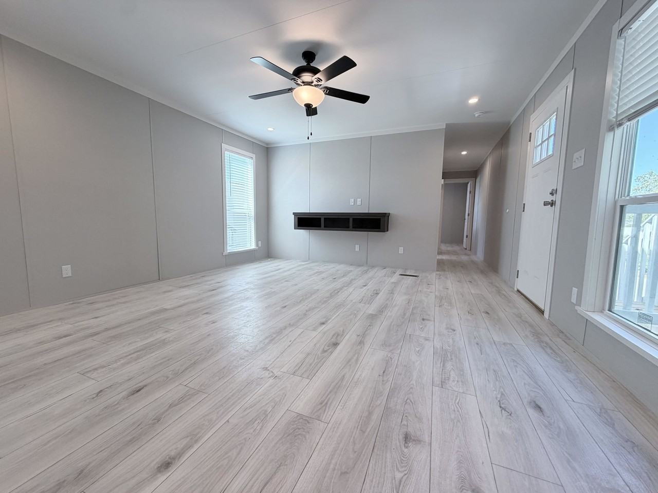 709 N Collins Fwy #60 - Photo 2 of 29