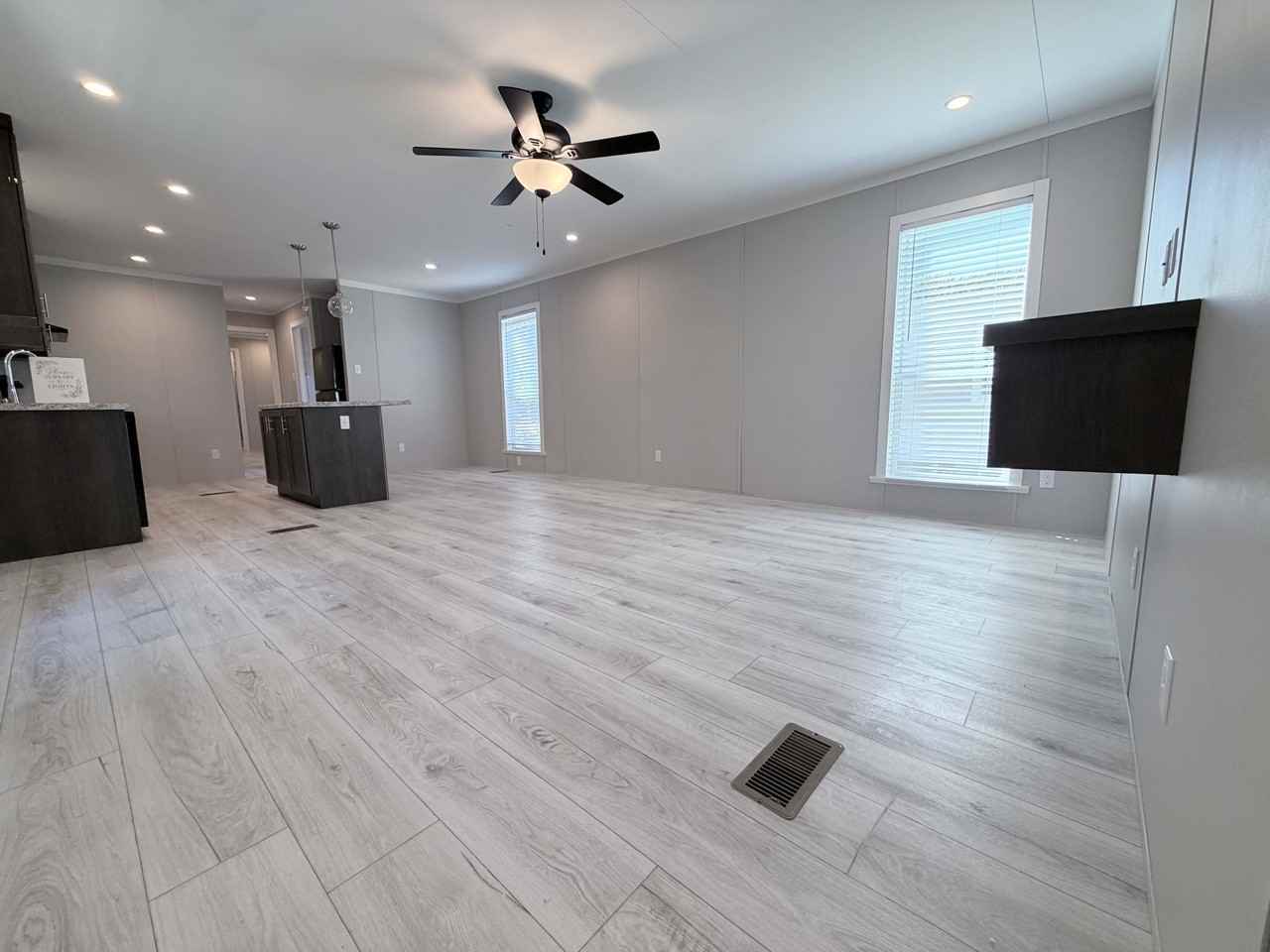 709 N Collins Fwy #60 - Photo 3 of 29