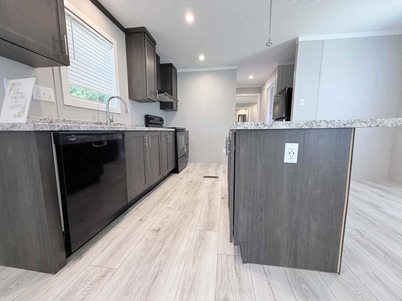 709 N Collins Fwy #60 - Photo 4 of 29
