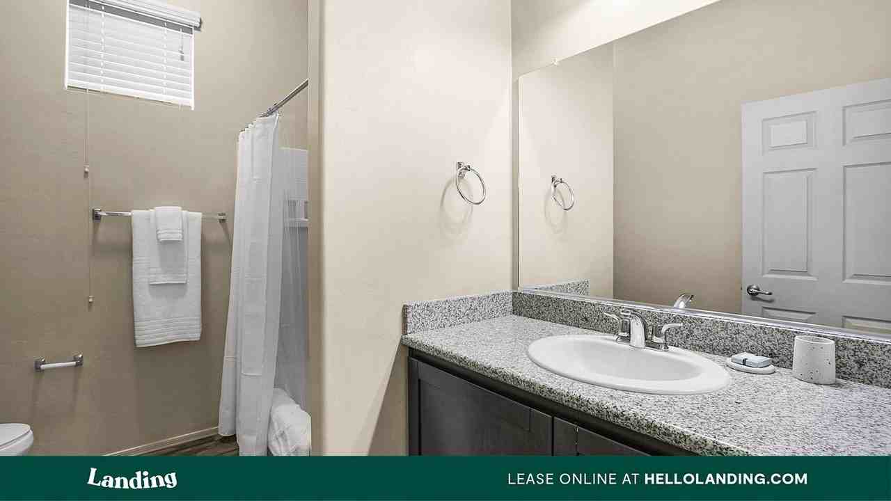1586 Hooker Street - Photo 6 of 48