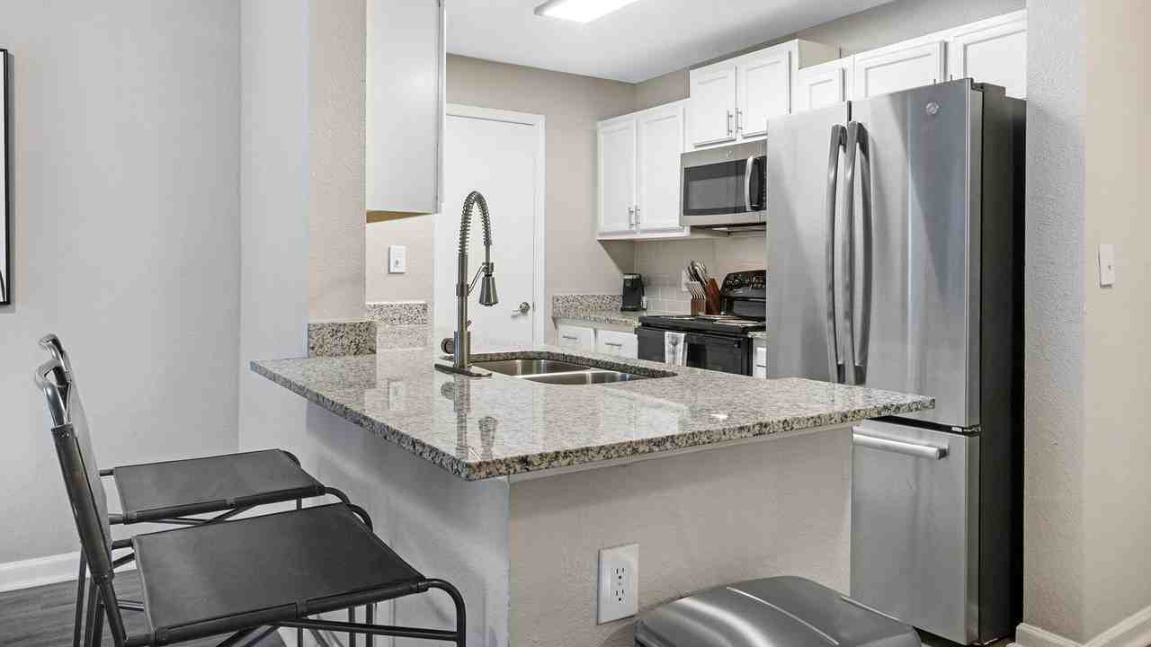 13100 Margie Lane - Photo 3 of 50
