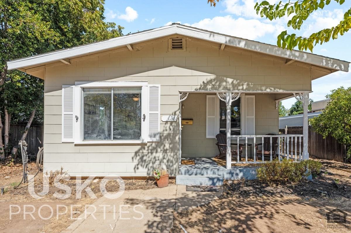 808 Main St - Photo 2 of 49