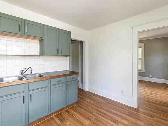 2805 Cottage Grove Ave #3 - Photo 3 of 24