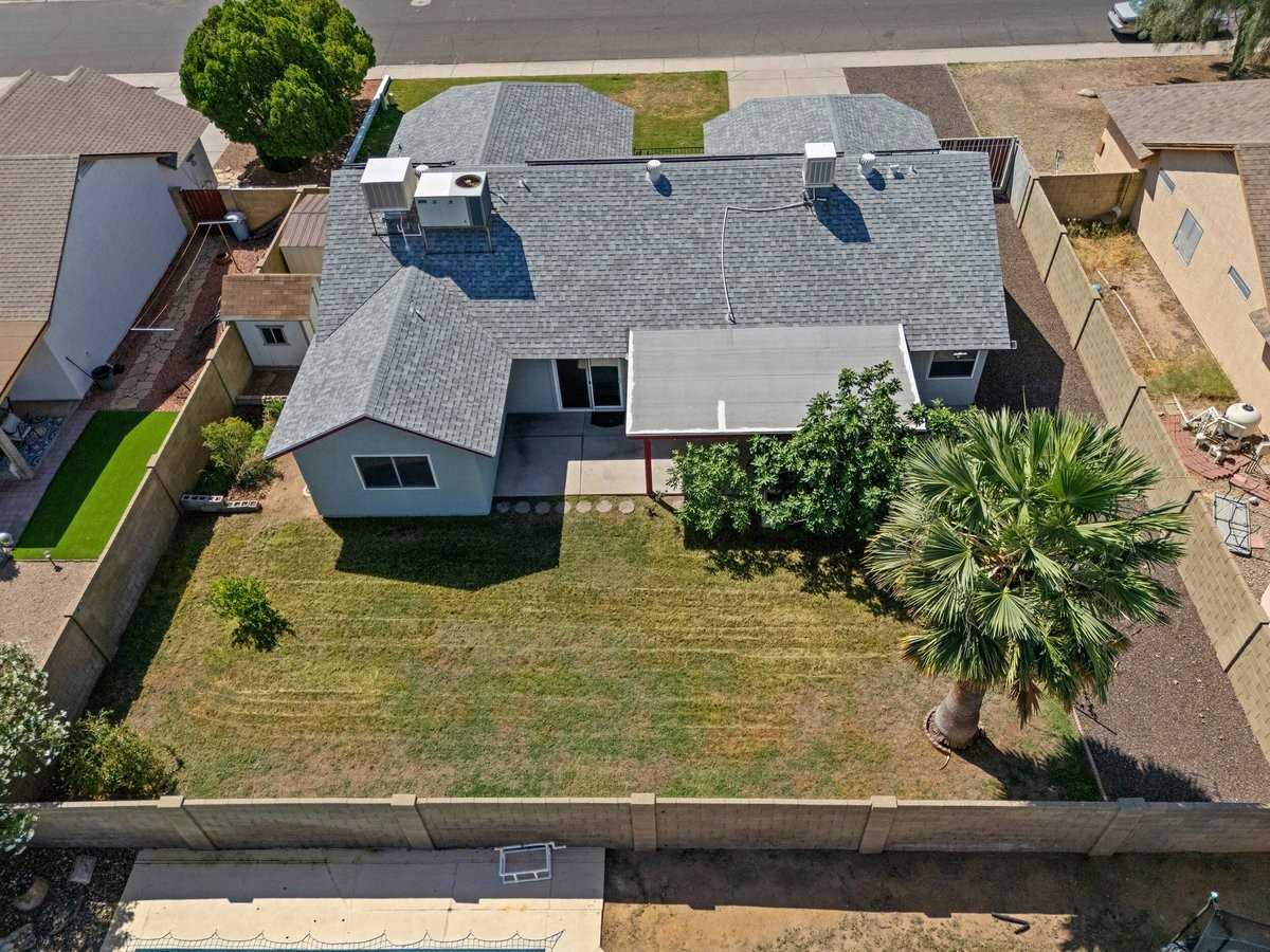 8708 W Golden Ln - Photo 3 of 43