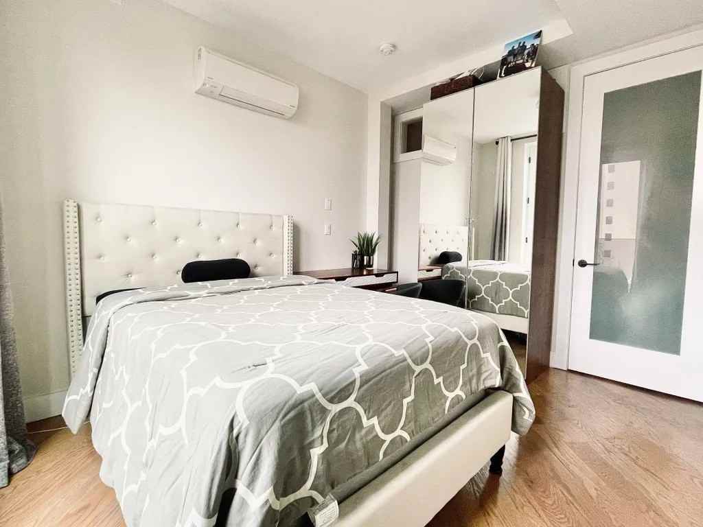 Private Bedroom in 4 Bedroom/2 Bathroom Home - Photo 2 of 10