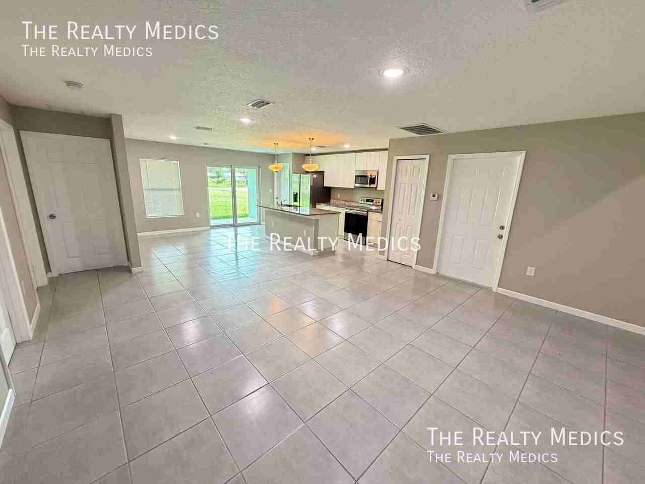 1297 Stone St Nw - Photo 4 of 43