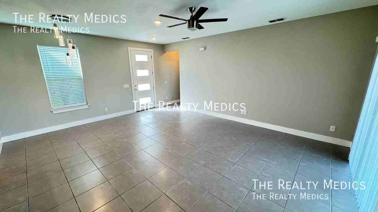 13 Zinnia Ln E - Photo 5 of 44