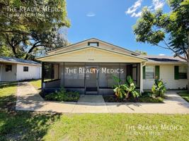 featured image of 10048 Se Sunset Harbor Rd