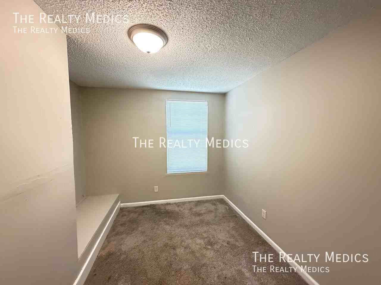 10048 Se Sunset Harbor Rd - Photo 7 of 26