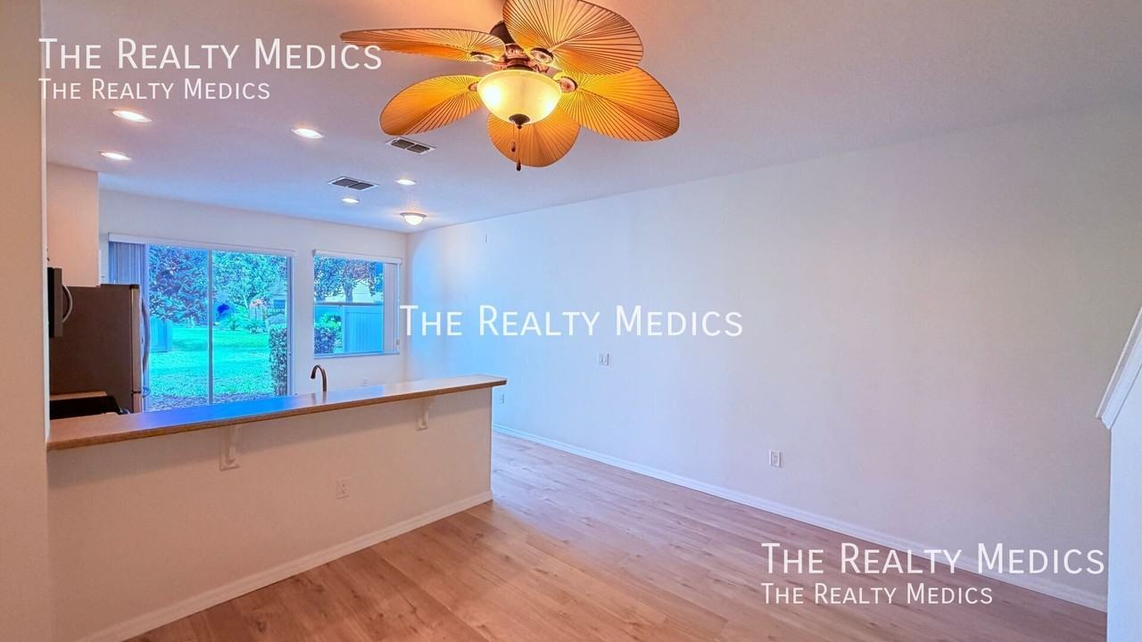 5161 Regatta Dr - Photo 5 of 31