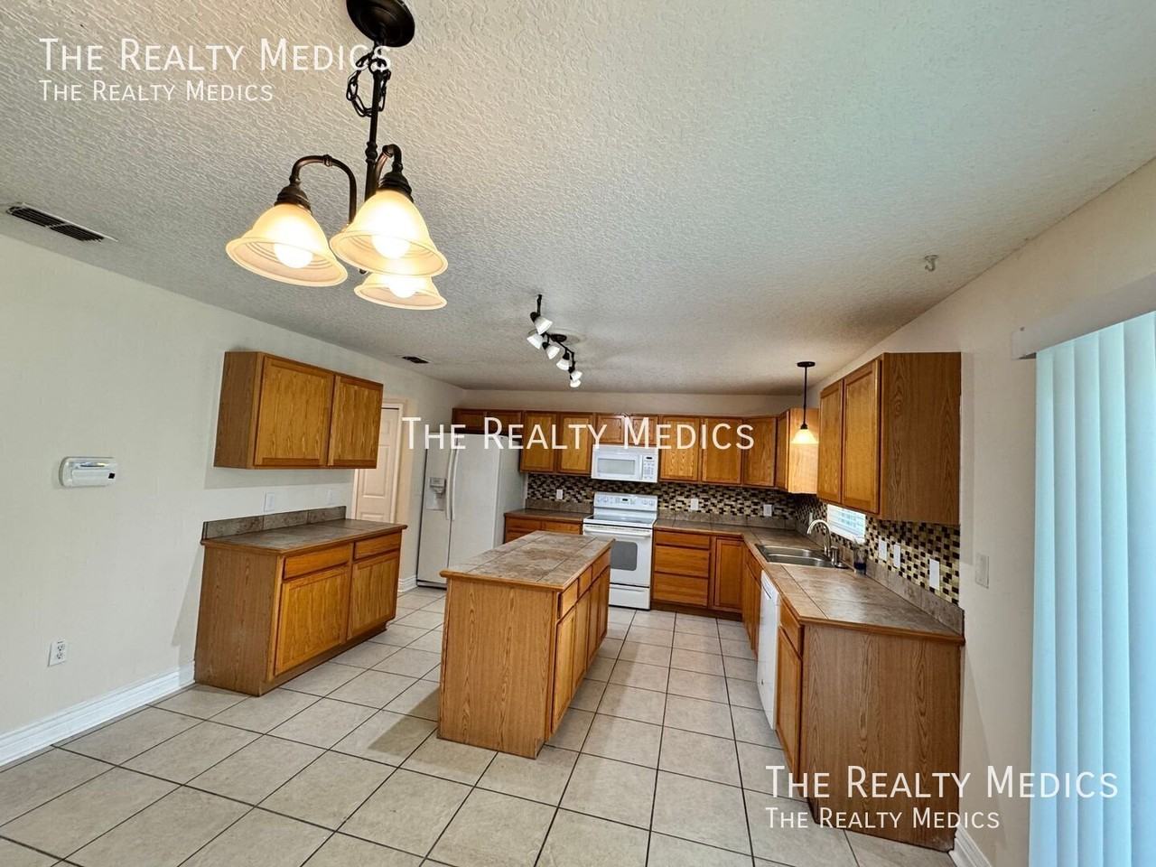 3248 London Ave - Photo 5 of 37