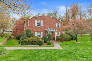 featured image of 1411 Kensington Rd #4C
