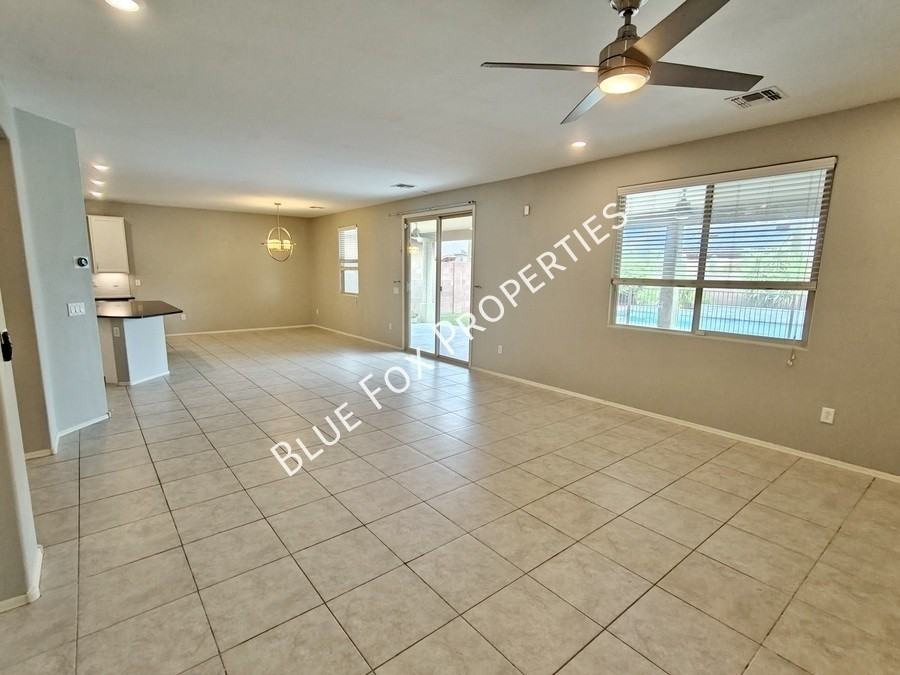 8838 N Hardy Preserve Loop - Photo 5 of 41