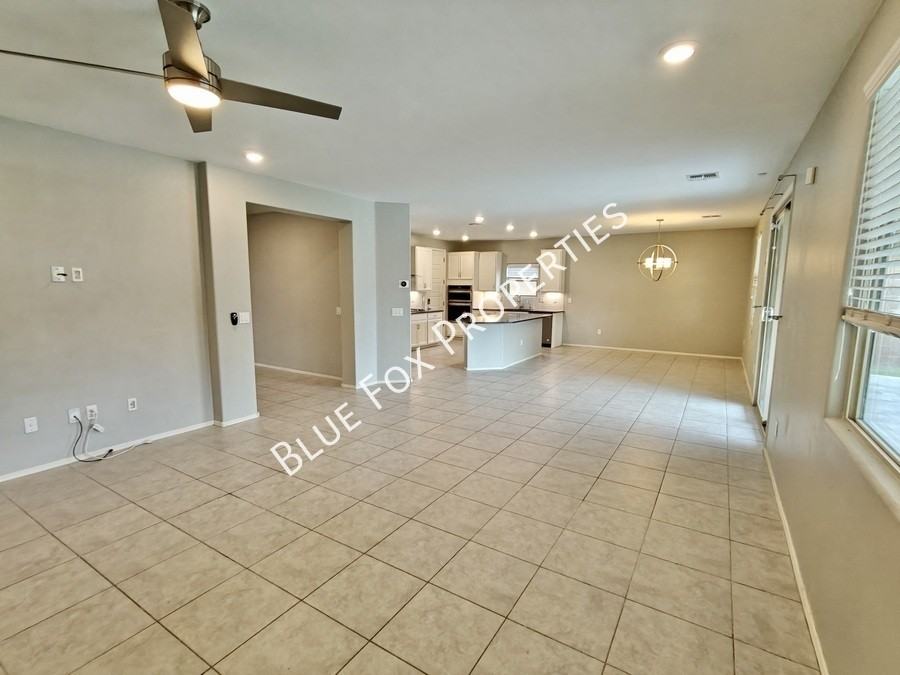 8838 N Hardy Preserve Loop - Photo 6 of 41