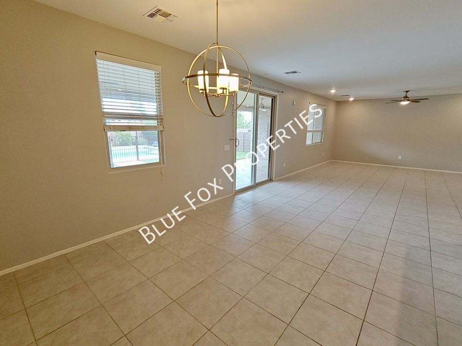 8838 N Hardy Preserve Loop - Photo 7 of 41