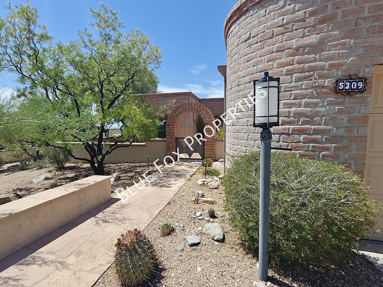 5309 N Fort Yuma Trl - Photo 2 of 40
