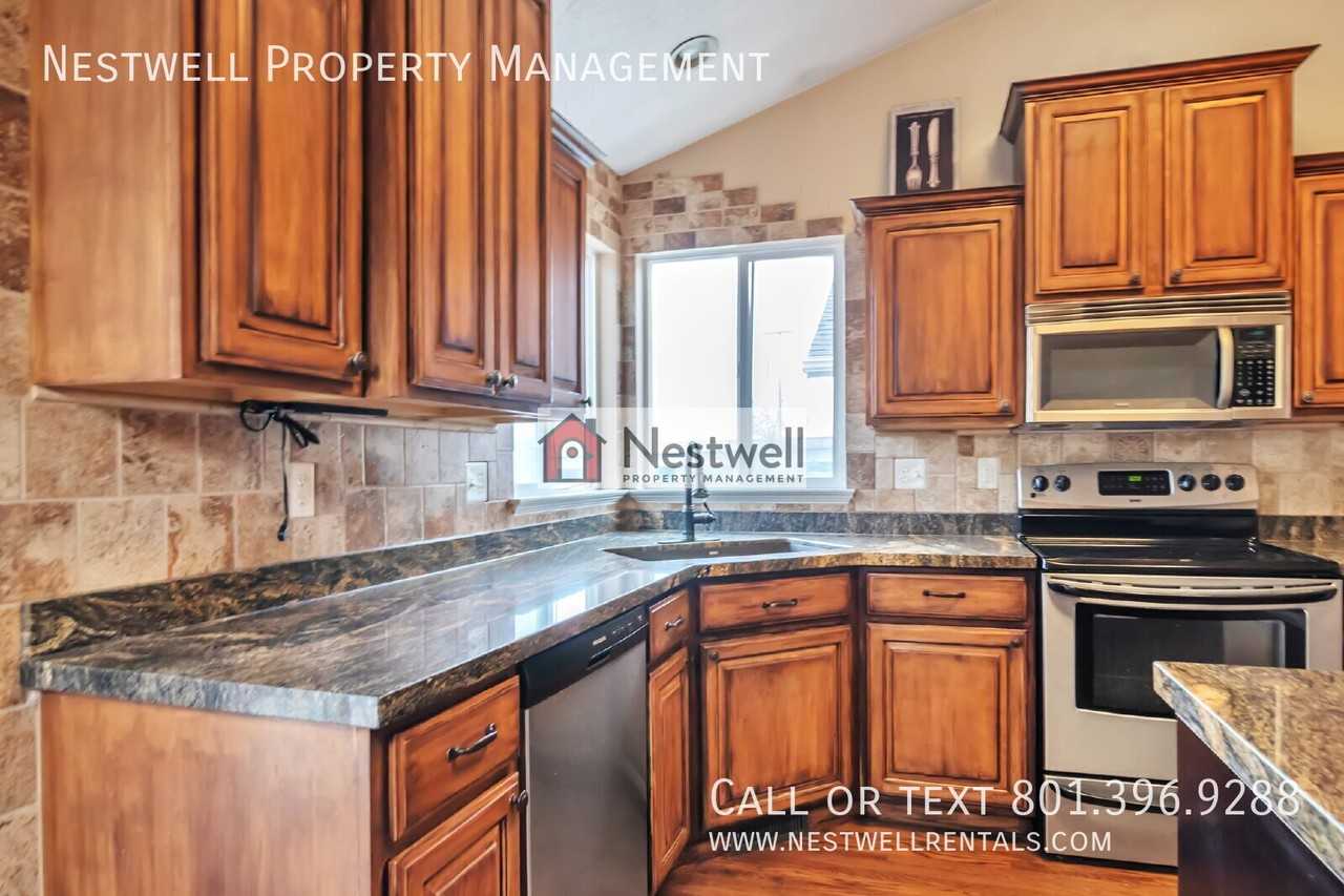 5813 S Duck Pond Ln - Photo 2 of 29