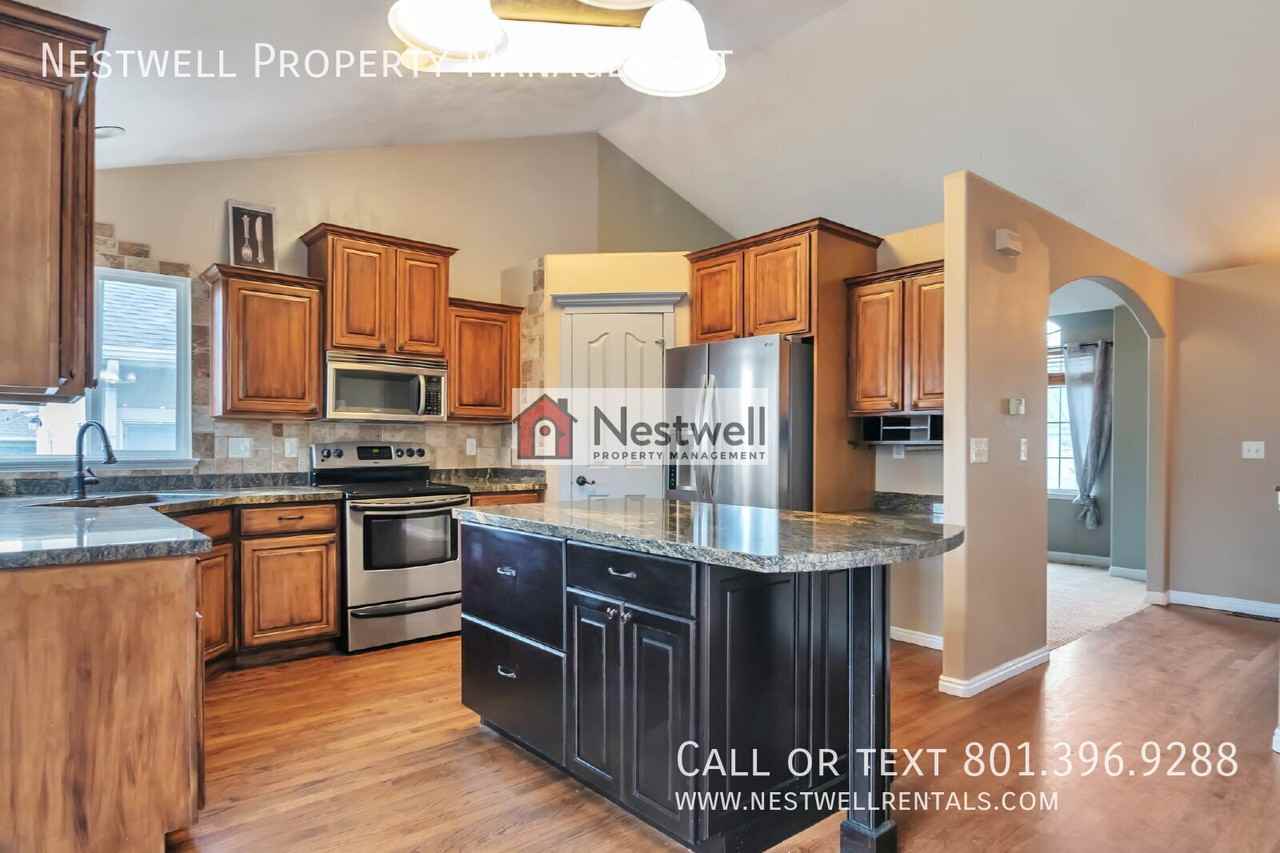 5813 S Duck Pond Ln - Photo 4 of 29