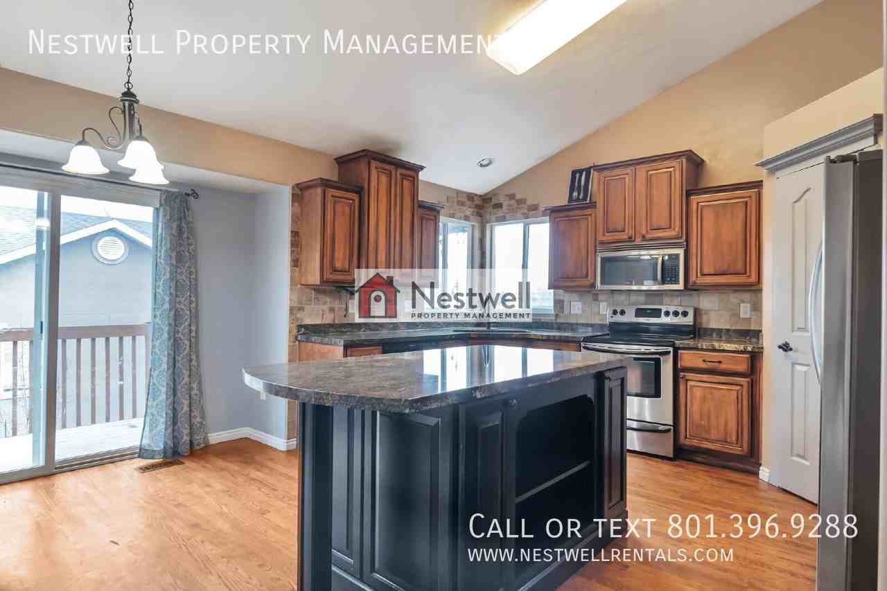 5813 S Duck Pond Ln - Photo 5 of 29