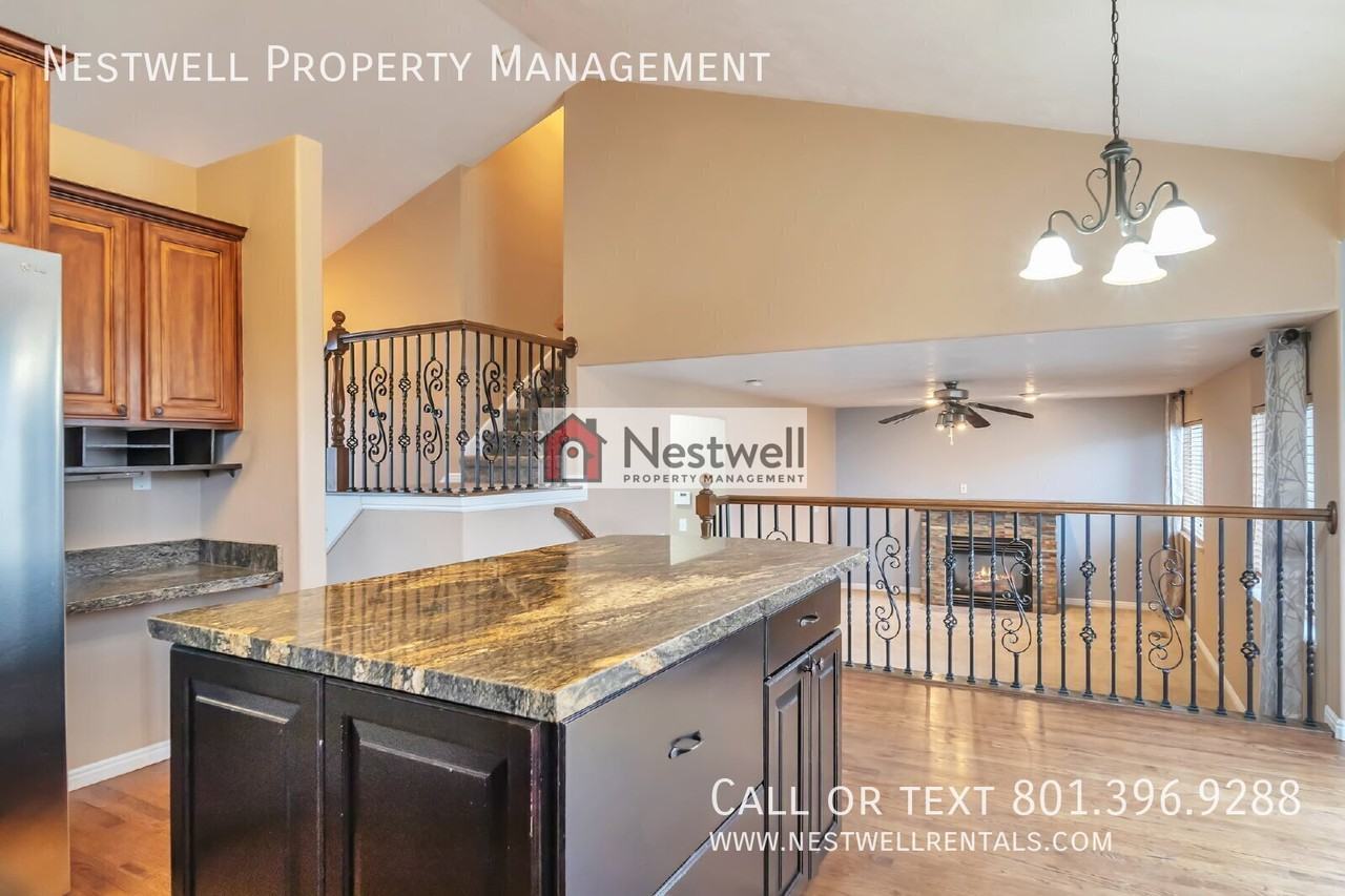 5813 S Duck Pond Ln - Photo 7 of 29
