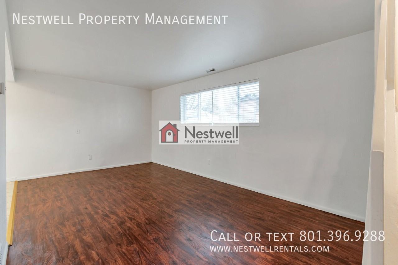 655 E Candlelite Ln - Photo 3 of 19