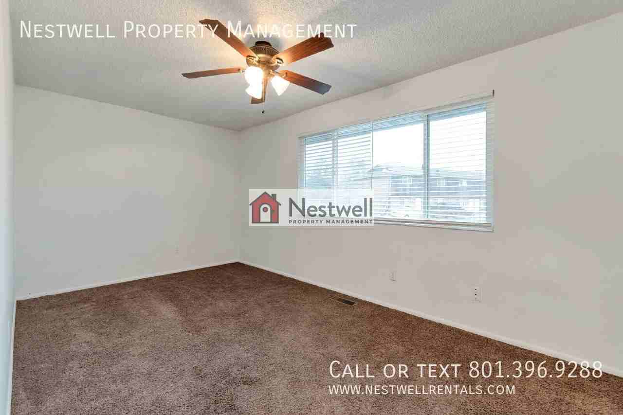 655 E Candlelite Ln - Photo 5 of 19