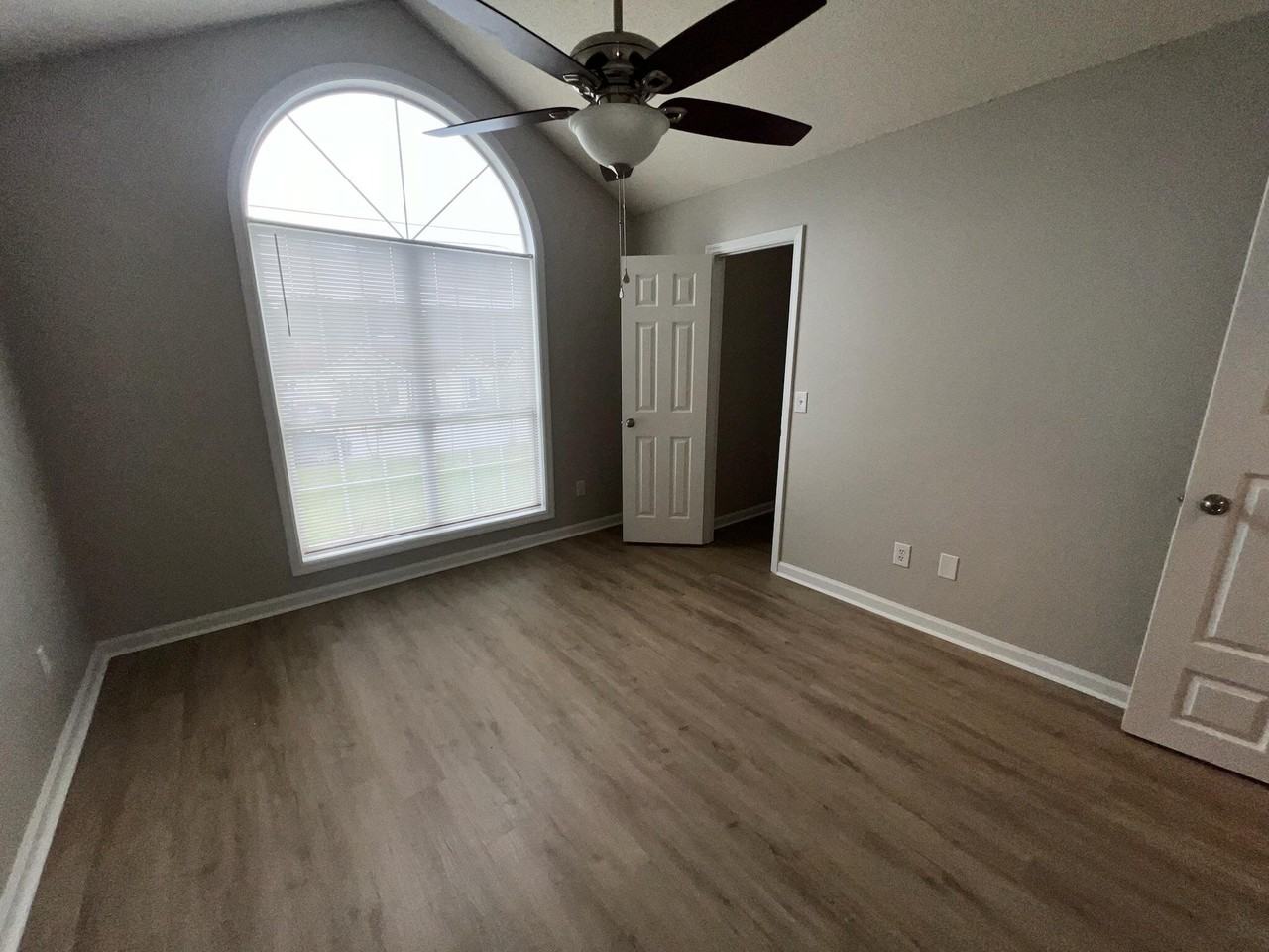 6048 Buxton Dr - Photo 6 of 15