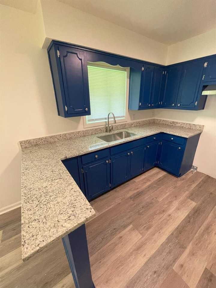 5360 Spencer Ln - Photo 7 of 15
